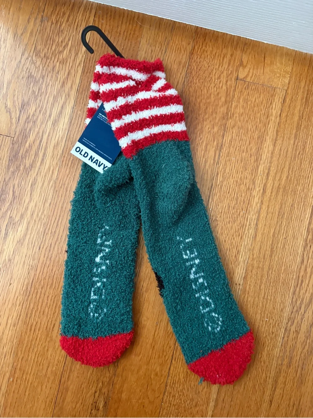 NWT Cozy Green & Red Mickey Mouse Fuzzy Socks